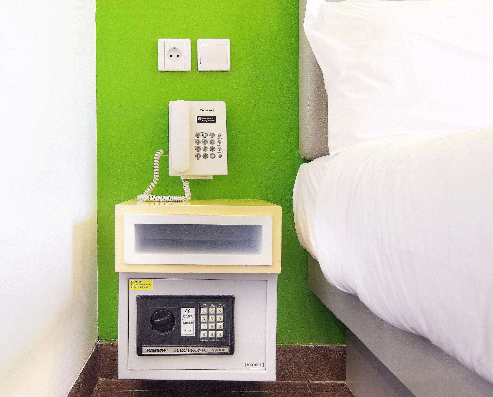 Amaris Hotel Serpong Tangerang Esterno foto