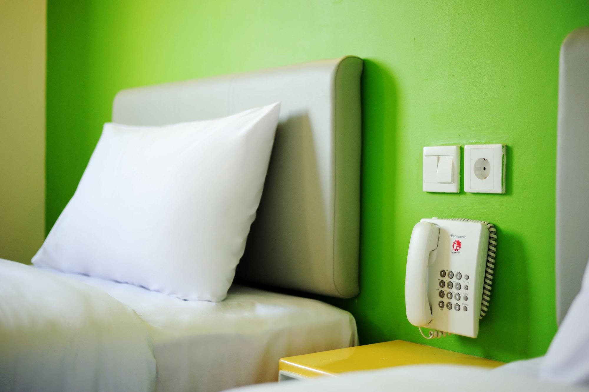 Amaris Hotel Serpong Tangerang Esterno foto