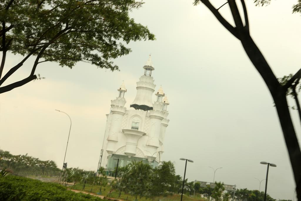 Amaris Hotel Serpong Tangerang Esterno foto